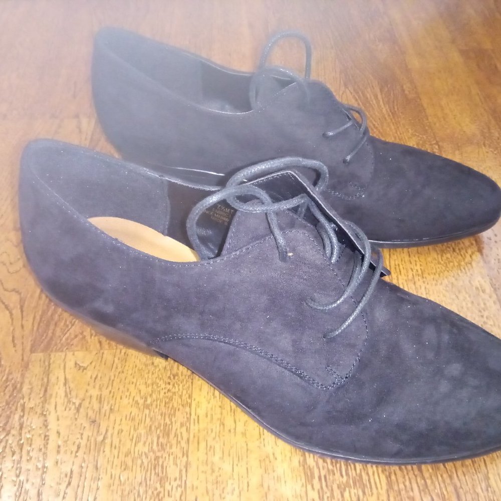 Nicole Lace-up Heel